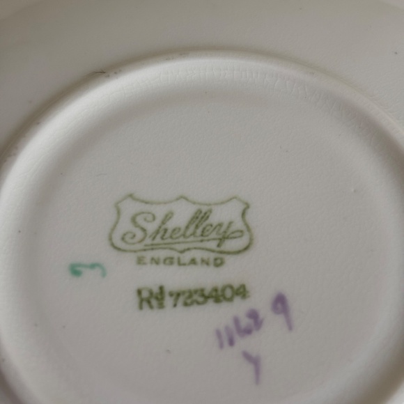 Shelley Queen Anne Style, Pansies Cup & Saucer Rd. 723404 - Picture 6 of 8